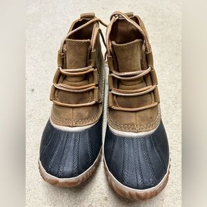 Sorrel boots—worn 1 time only—size 6M